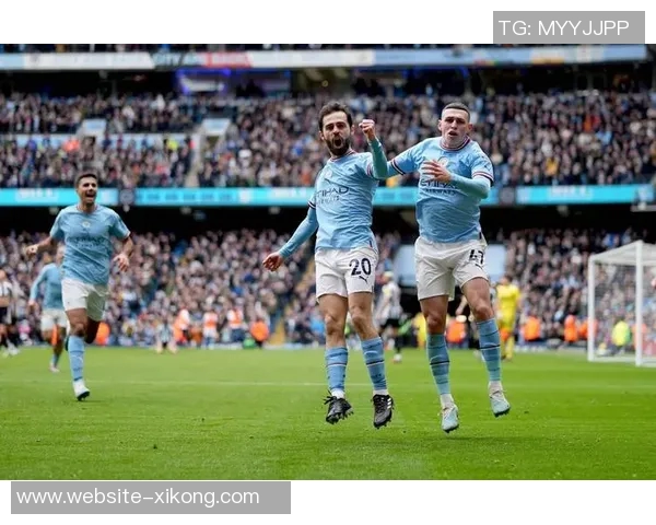曼城新赛季全家福展现团结精神瓜帅领衔福登与B席并肩作战 曼城新赛季全家福展现团结精神瓜帅领衔福登与B席并肩作战