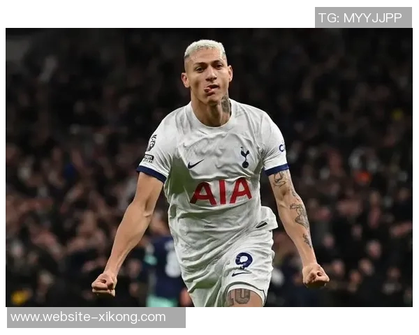 理查利森成为第五位在英超出场250次的巴西球员荣耀时刻 理查利森成为第五位在英超出场250次的巴西球员荣耀时刻