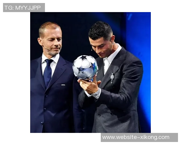 切费林盛赞C罗称其为历史最佳球员之一绝对名列前三位 切费林盛赞C罗称其为历史最佳球员之一绝对名列前三位