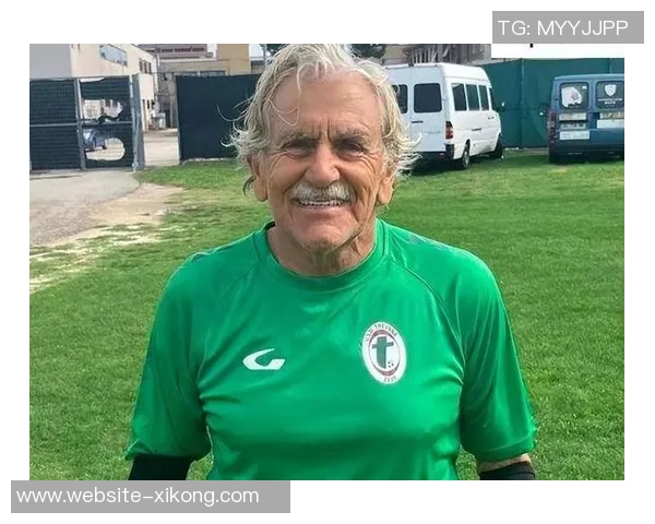 82岁老门将首发出战创纪录却遭惨败0比10被换下的悲情时刻 82岁老门将首发出战创纪录却遭惨败0比10被换下的悲情时刻