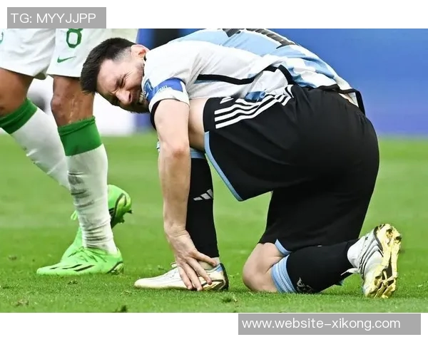 米兰左后卫埃斯图皮尼安国家队受伤脚踝伤势待评估 米兰左后卫埃斯图皮尼安国家队受伤脚踝伤势待评估