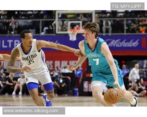 克尼佩尔表现出色4号秀三分球5投全中助球队赢得胜利 克尼佩尔表现出色4号秀三分球5投全中助球队赢得胜利